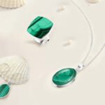 What Sets Malachite Jewelry Apart as a Bold Style Choice