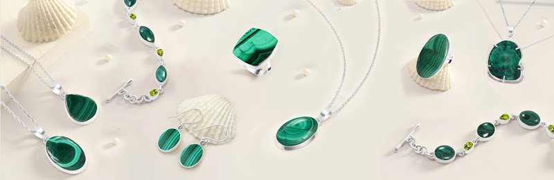 What Sets Malachite Jewelry Apart as a Bold Style Choice